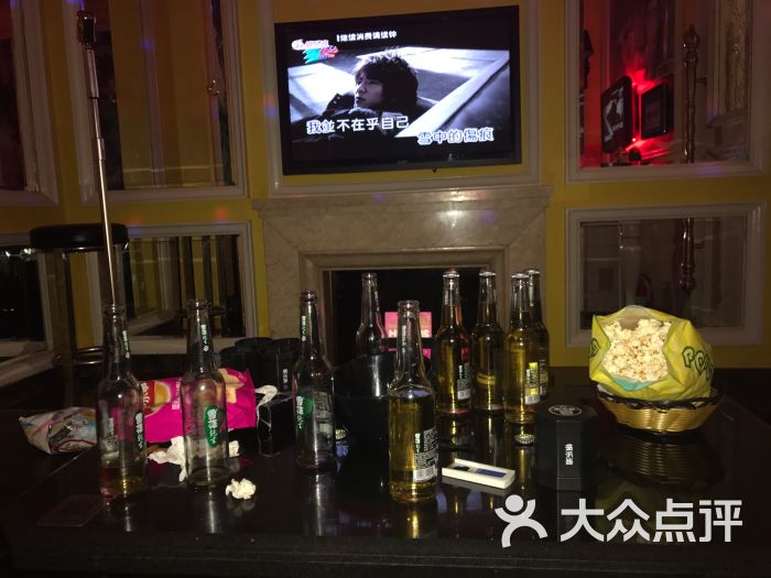 好) 团购点评                          两个人下班就直接来唱歌了