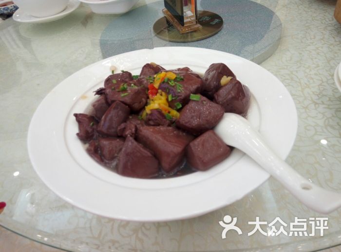 星福酒家:服务员态度不好,要了一个干烧伊.顺德