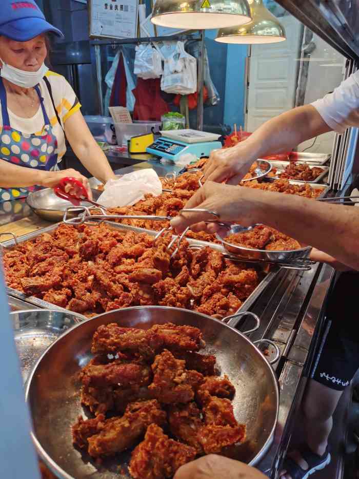 吴日彪蒜香猪牛排(水巷口店)-"逛骑楼必去的美食之一.