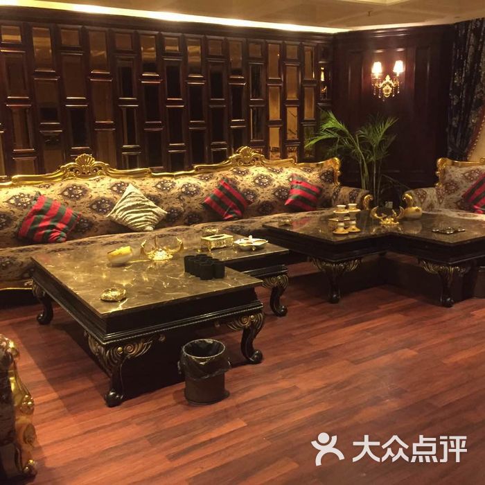 飞越伯爵会所型ktv