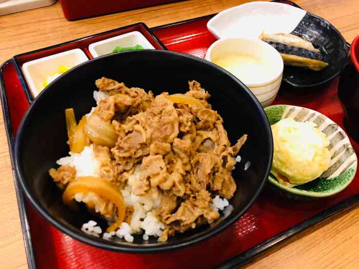 食其家牛丼-"泰国的吉野家?整体比国内便宜,相对来说口.