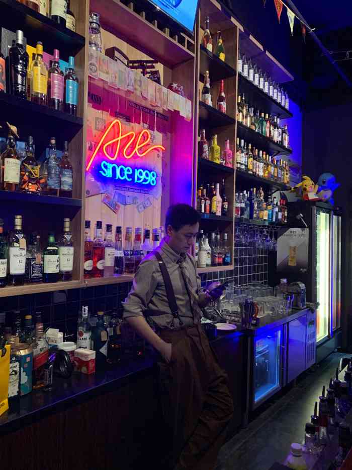 ace酒吧(胜利门绿地店)-"酒吧,bar.有栖木的意思,意味