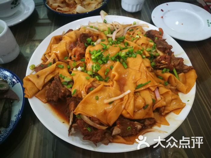 大漠胡羊焖饼图片 第1张