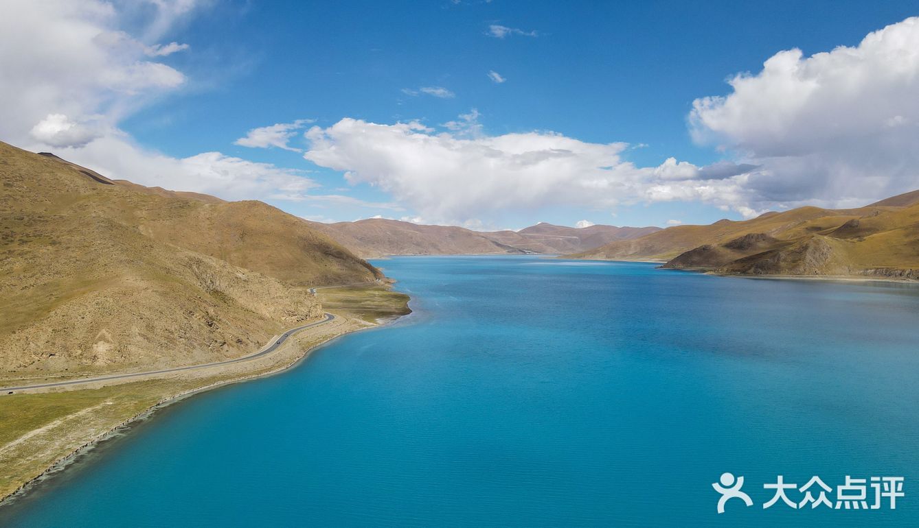 西藏圣湖航拍羊卓雍措