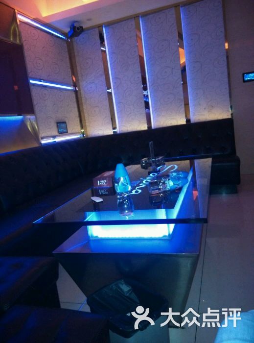 象牙红量贩ktv(本色店)的点评