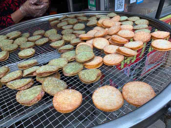 洪阳正宗南瓜饼-"朋友说在四街食街里的是老店,早上来觉得人.