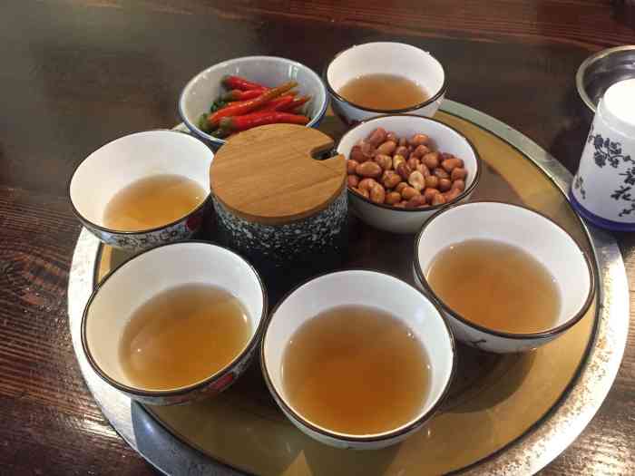 唐记茶锅奶奶灌阳油茶馆-"[薄荷]环境:油茶店不大,干.