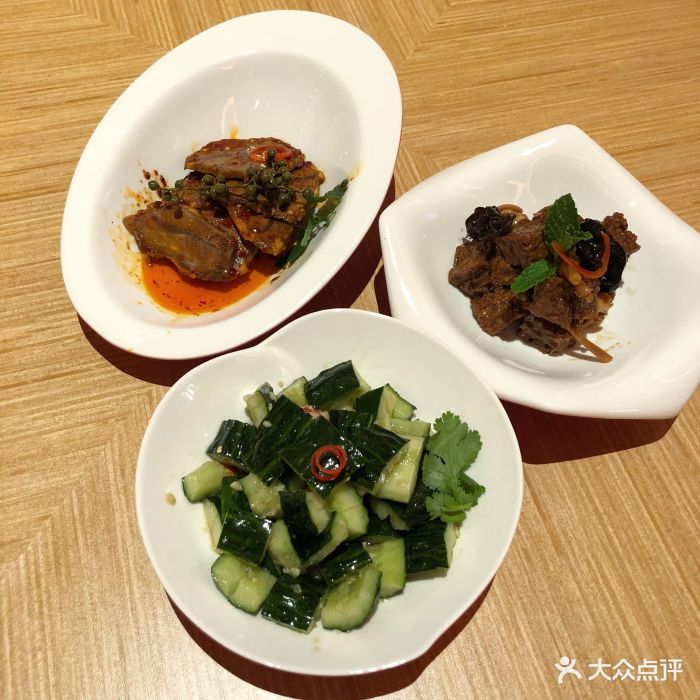 开在新开的金狮美高梅赌场里面,面条应该还.