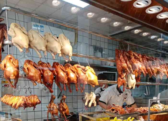 创膳金牌烧鹅(雅怡店"中规中矩的一家街边店.品种挺多的,烧鹅.