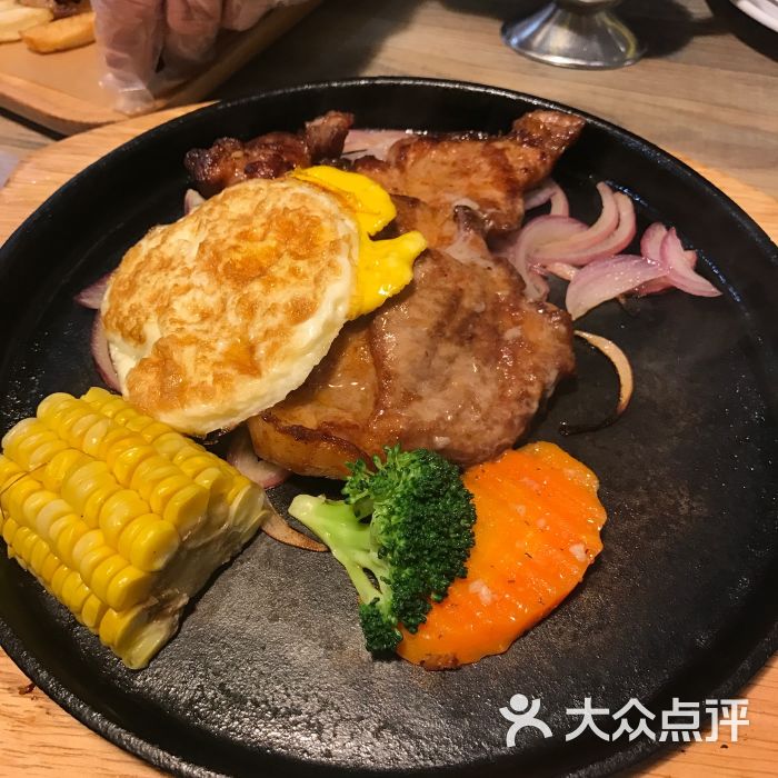 卡朋西餐(周沫北京路广百店)铁板猪颈肉扒图片 第3张