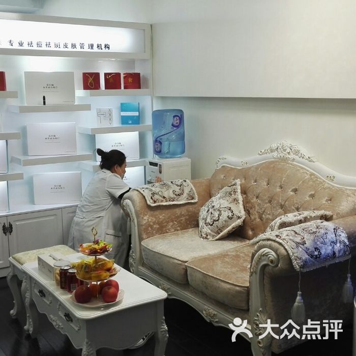 琳钰颜祛斑产品官方网(琳钰颜祛斑效果怎么样多少钱一套)