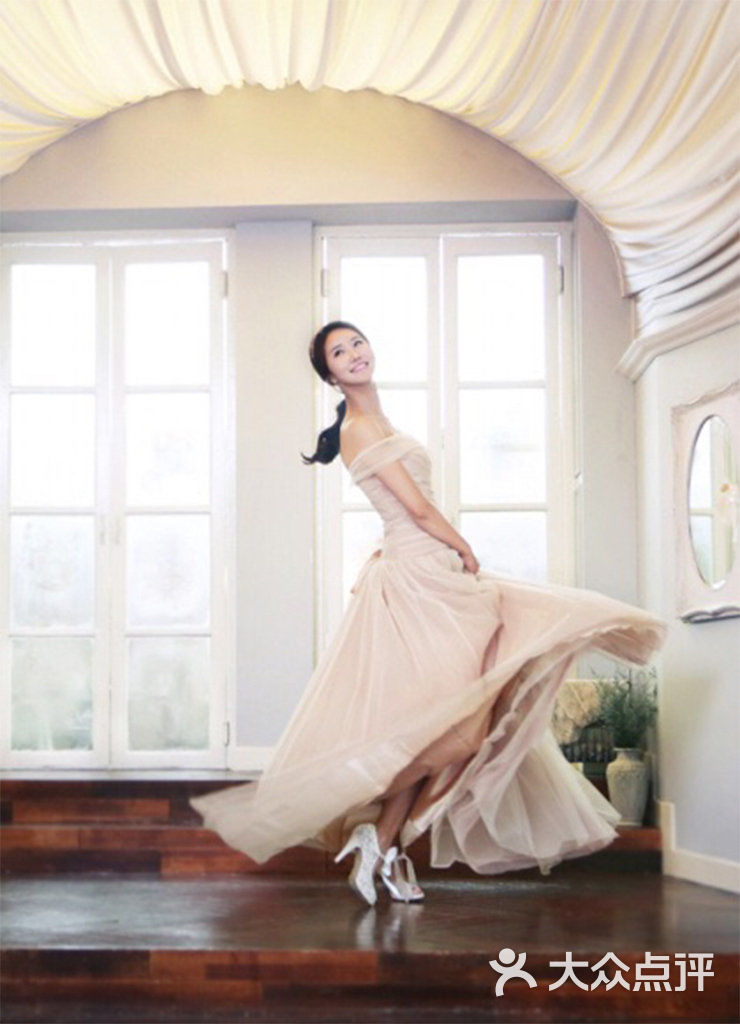 雅图婚纱摄影_陈慧琳婚纱门雅照