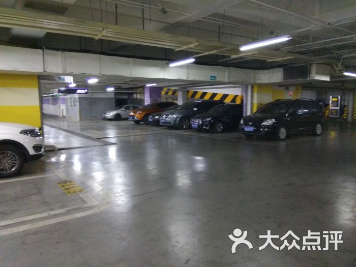 悦荟广场停车场图片 第2张