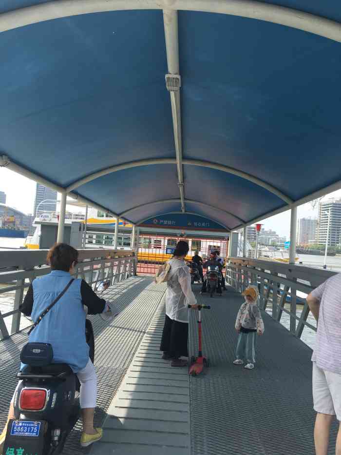 摆渡站(民生路站)-"从民生路渡口08 摆渡船直接抵达