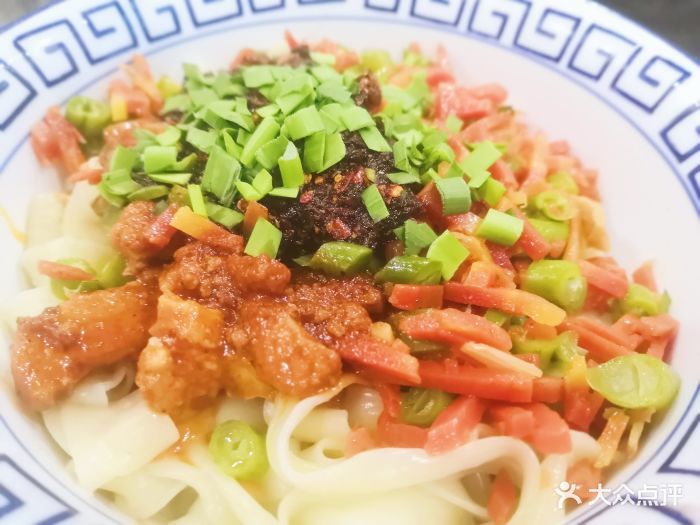 小崔家臊子面干拌面图片