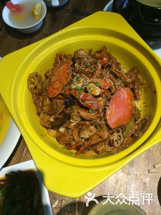 1、蟹肉煲:一只螃蟹,只有螃蟹腿里有肉,微.-绿