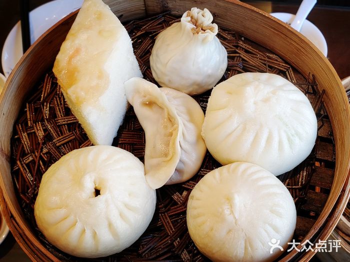 富春茶社(欧风花街店)杂色小笼图片