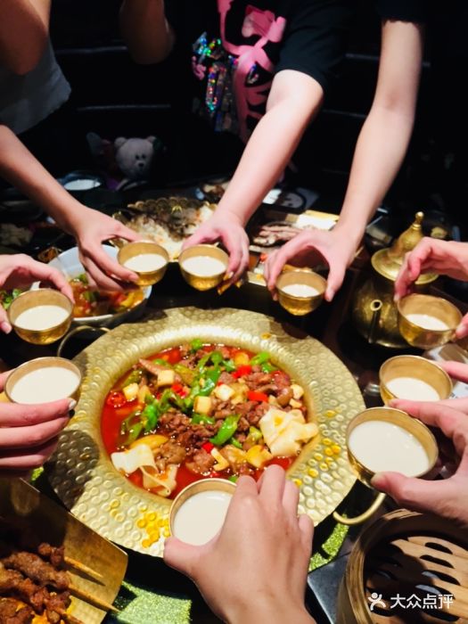 楼兰新疆主题餐厅(青秀万达店)举杯!图片 - 第2张