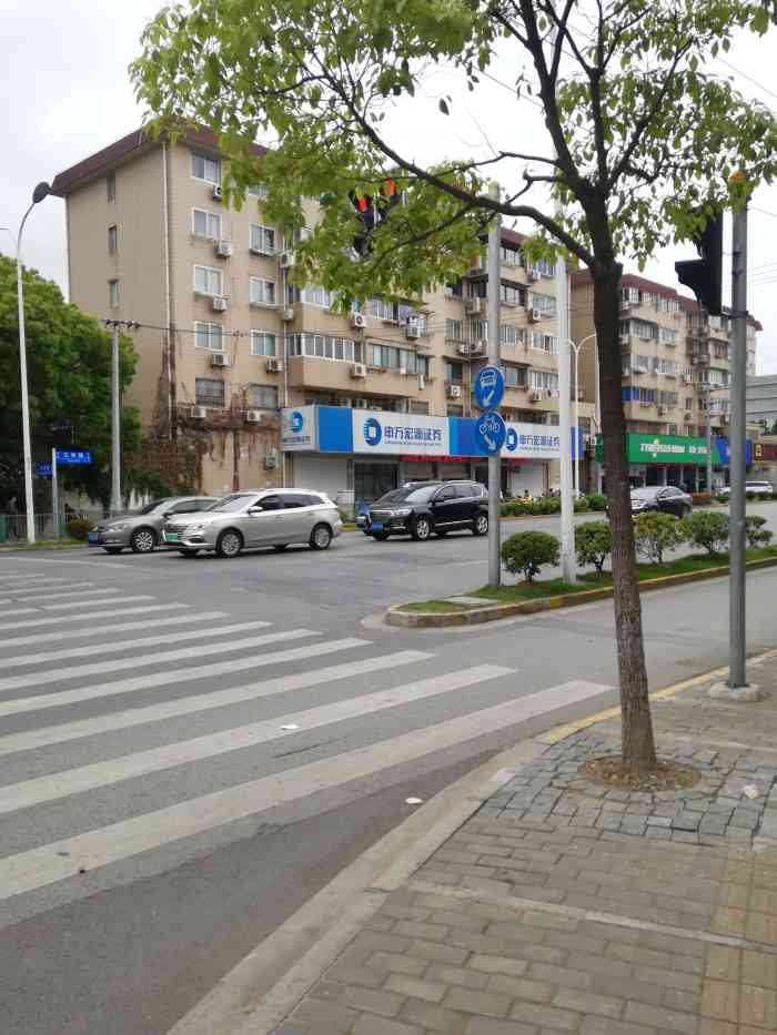 打分 位置在三林路和长青路交口,位置优越