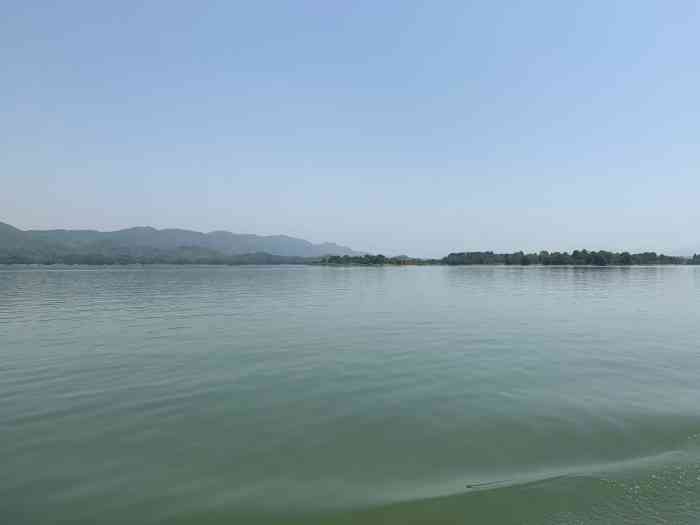 陆水湖风景区位于咸宁赤壁市