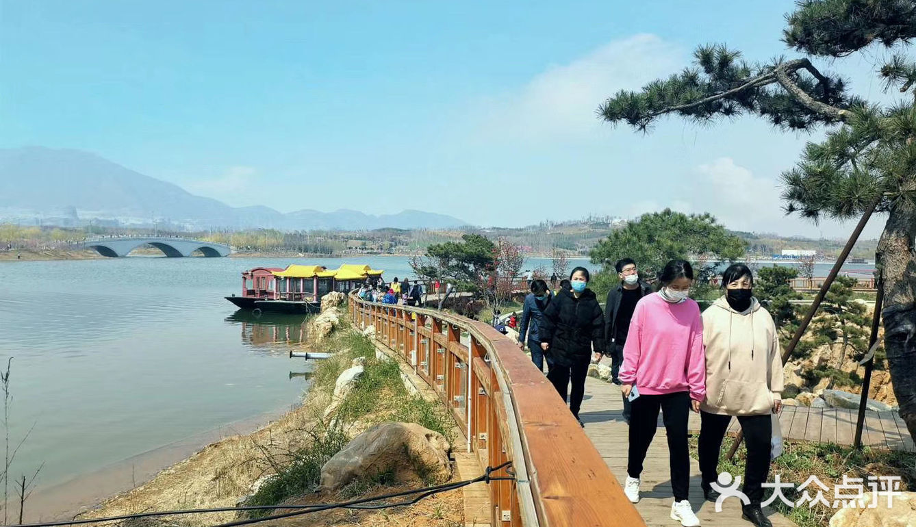 春暖花开,踏青春游之龙泉湖公园:龙泉湖公园在石家庄市