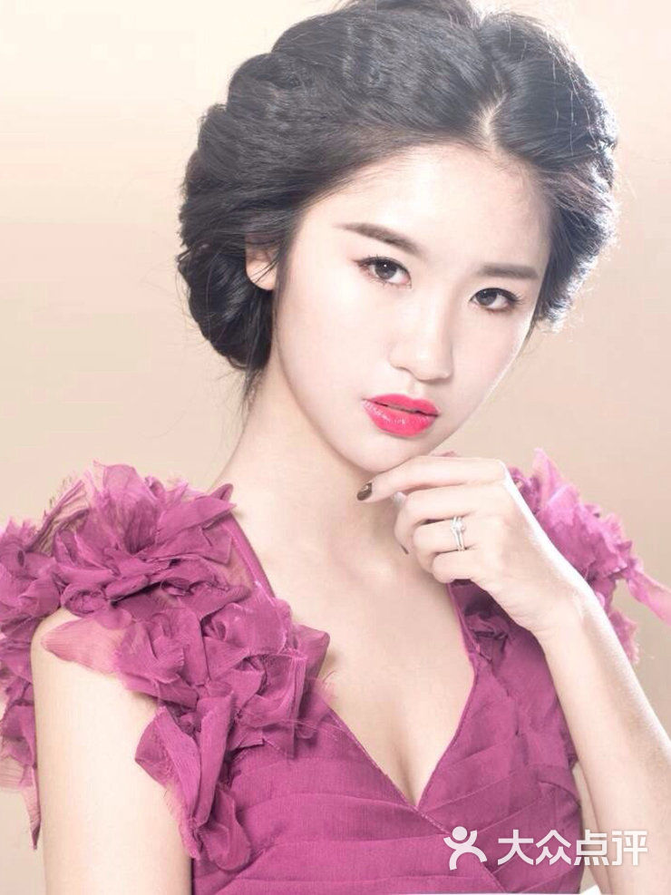 mily wedding club彩妆·礼服馆图片