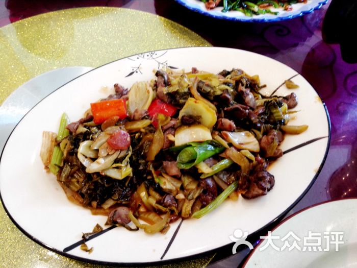 酸菜炒鸡杂