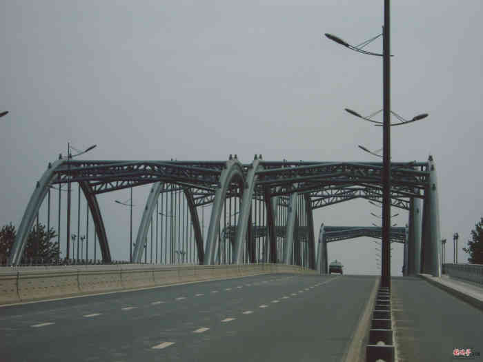 通榆河大桥"通榆河桥,每次走到这,都有一种大上海依萍.