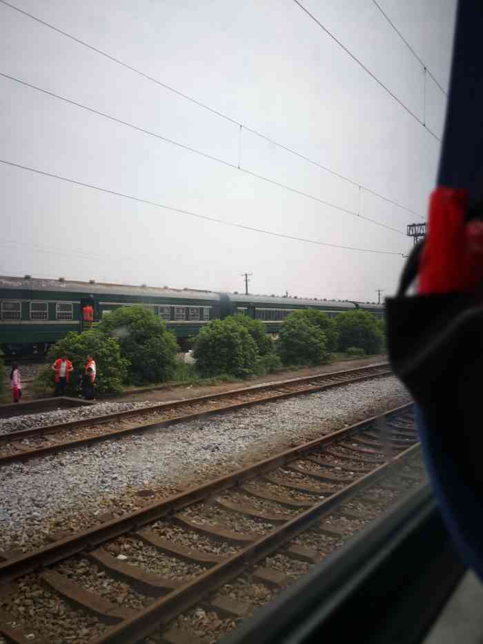 丰城站"丰城火车站位于丰城市站前入上面一看就是实.