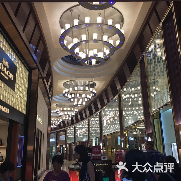 圣淘沙名胜世界荟萃廊免税店图片-北京免税店-大众