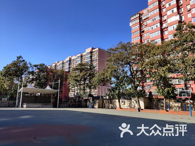 北京市劲松职业高中双龙校区