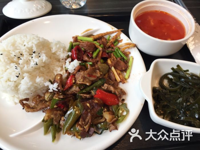 农家小炒肉套饭