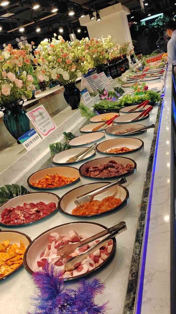 鑫悦新蓝鲸海鲜烤肉自助餐厅(开发区新玛特店)