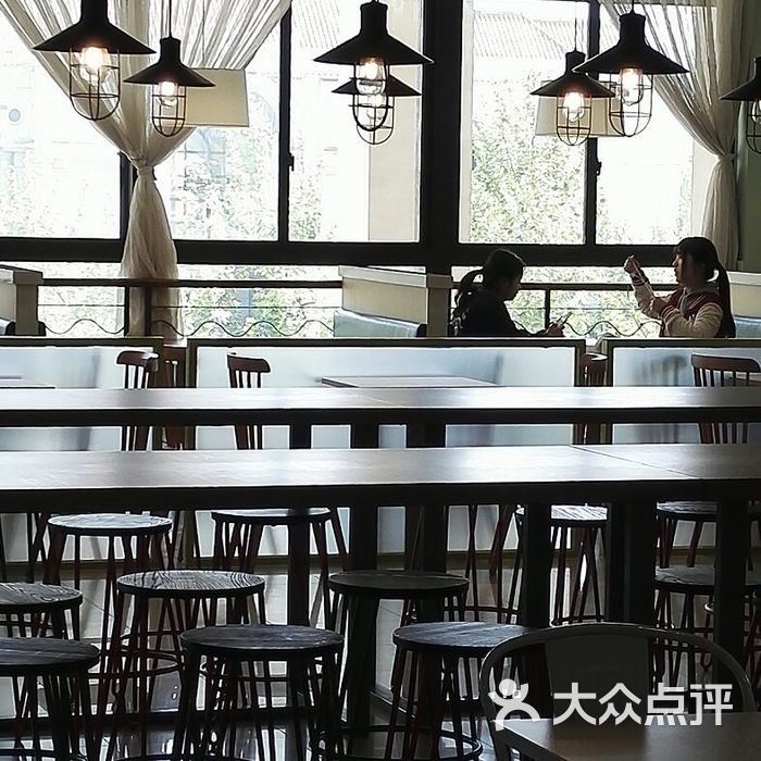 上海外国语大学松江校区食堂