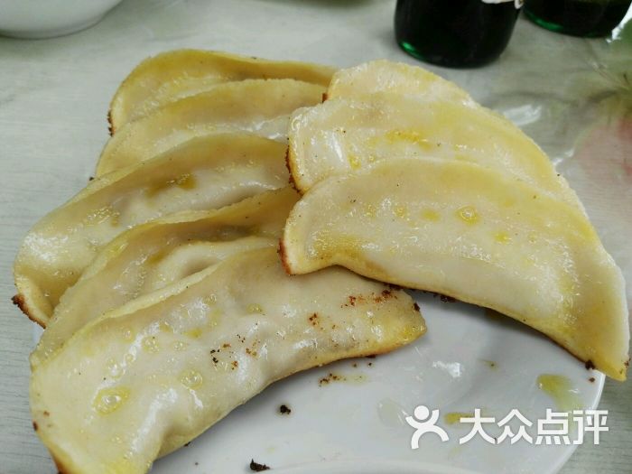 二子锅贴:是看了南京城市频道的某节目去的.南