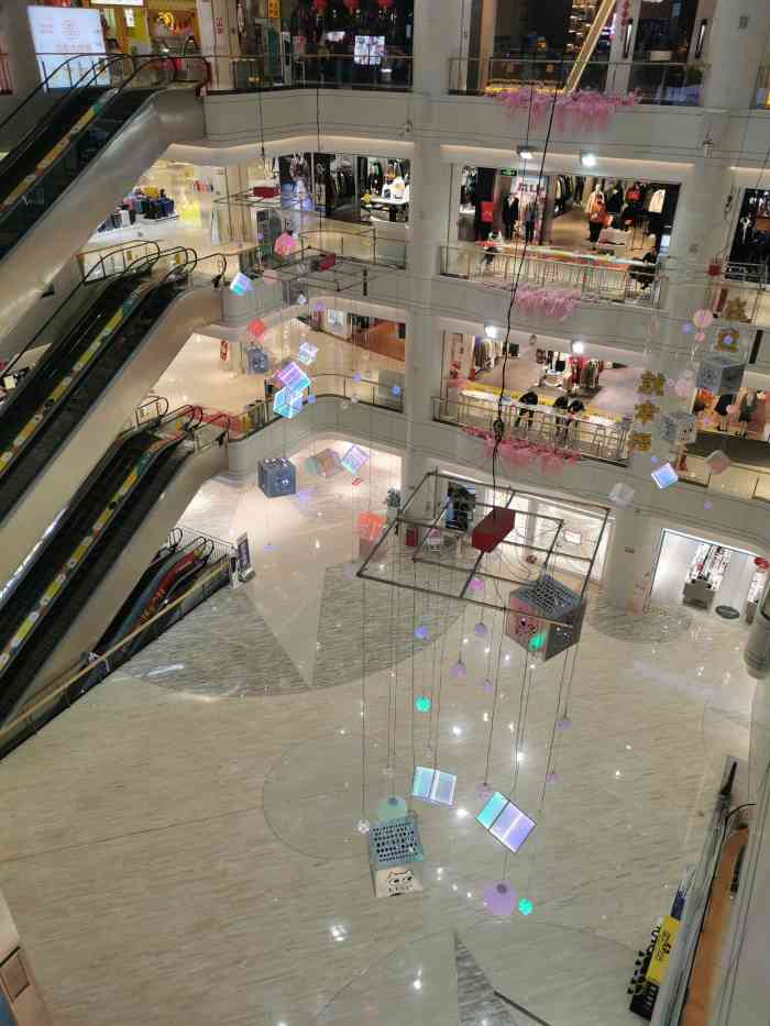 新华百货ccmall(东方红店)-"位于核心地带,周围购物的