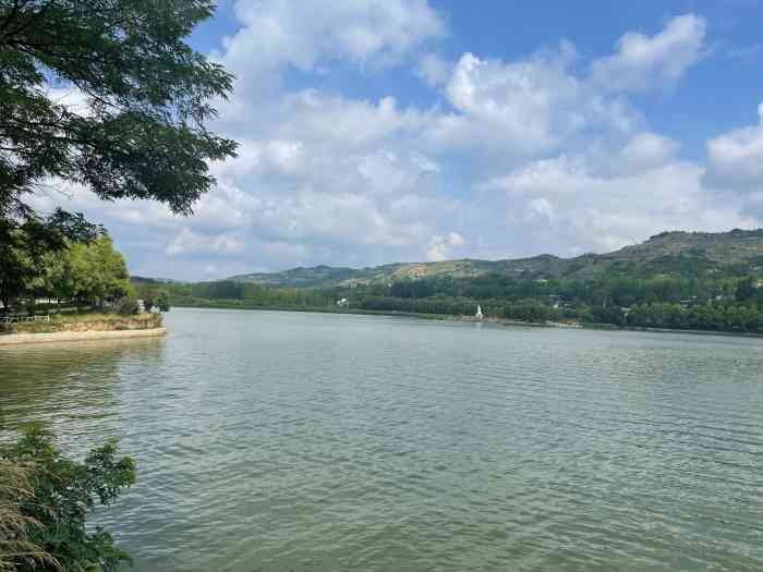 晚霞湖国家水利风景区"晚霞湖:是西和县的特色旅游景点之一 地.