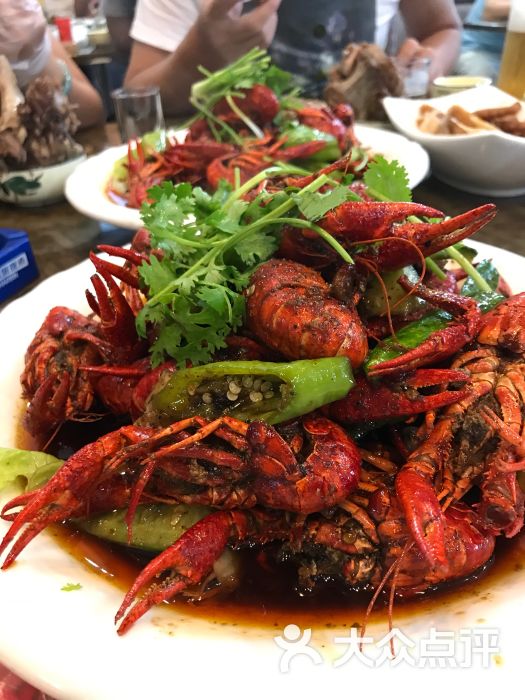 现烧十三香小龙虾