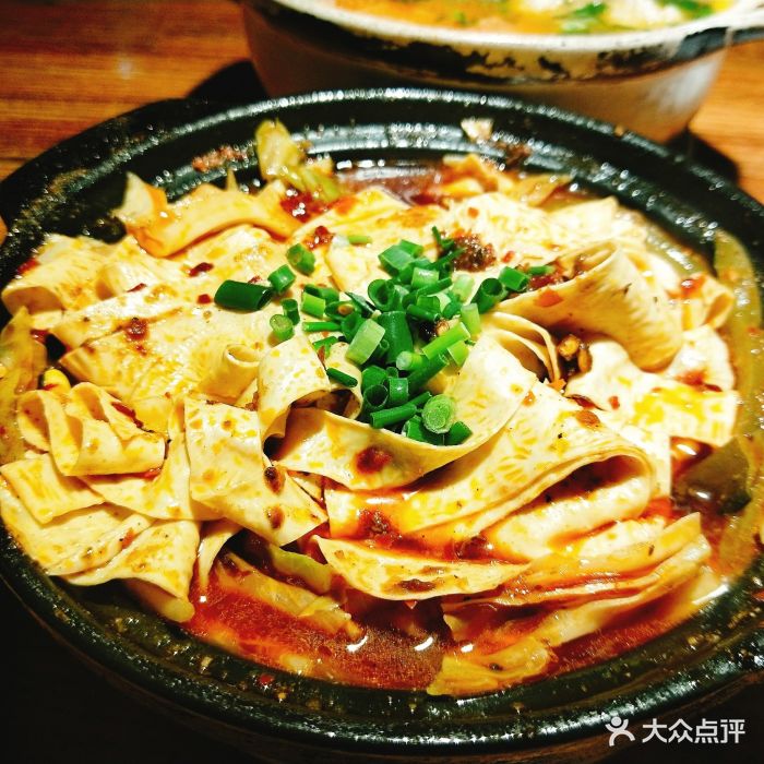 上三品砂锅演义(欣阳店)麻辣豆皮图片