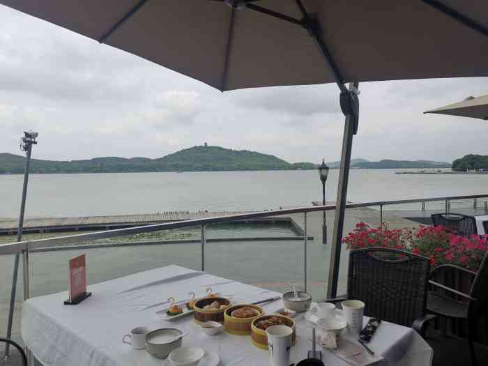 水上明月61湖景餐厅-"红枣特好吃;银鱼也好.环境一