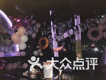 成都蜂王酒吧人均消费_蜂王酒吧