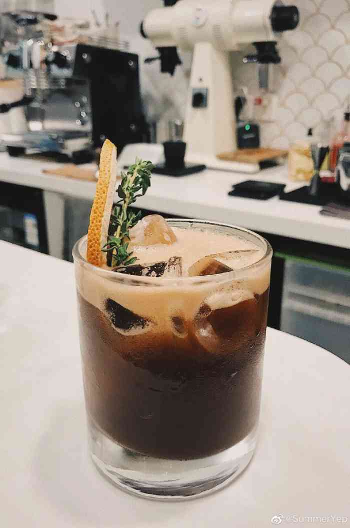 ops cafe-"冲着蛋酒拿铁来的,选了威士忌,据说会比朗.