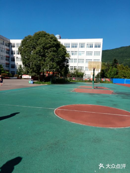 江油市太白中学图片