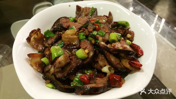猪血丸子炒腊肉