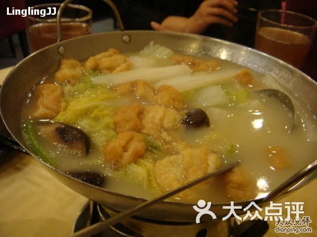 旺顺阁鱼头泡饼浓汤白菜鱼腐图片-北京北京菜-大众