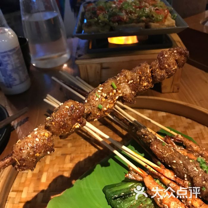 十三叔烧烤啤酒吧