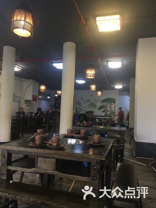 鱼摆摆:位置在办出国证的对面,巴南区水.重庆美