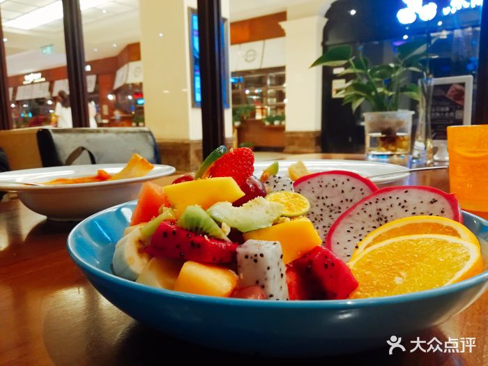 祖母的厨房西餐厅(大卫城店)时令水果沙拉配自制果酱及酥脆麦片图片