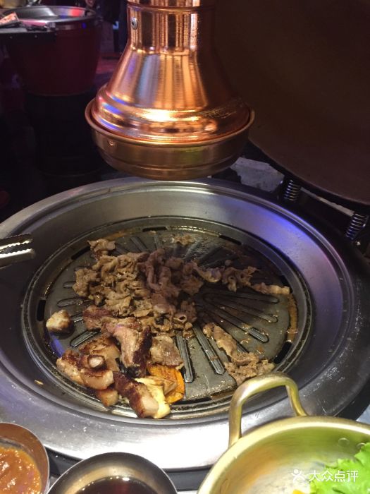 肉都烤糊了!