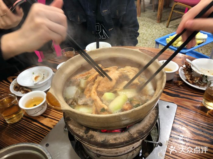 炭炉鸡煲·富临门饭店图片